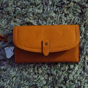 Women's yellow wallet